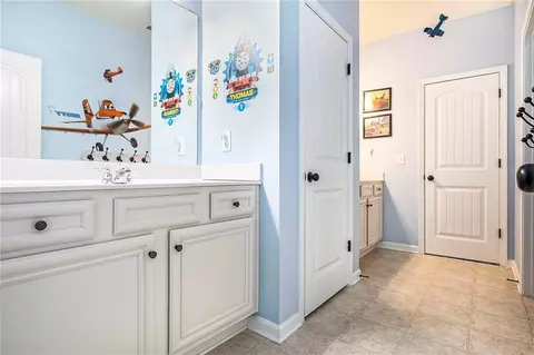 Bath - 3217 Bowlin Dr, Fairburn, GA 30213 photo 6 of 6