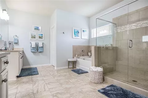 Bath - 3217 Bowlin Dr, Fairburn, GA 30213 photo 2 of 6