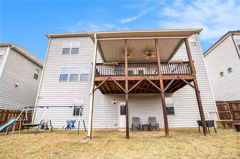 Exterior - 3217 Bowlin Dr, Fairburn, GA 30213 photo 2 of 3