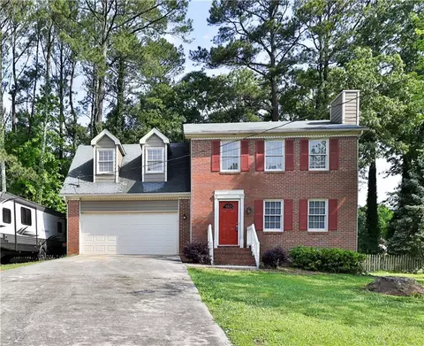 120 Lake Run, Lawrenceville, GA 30046