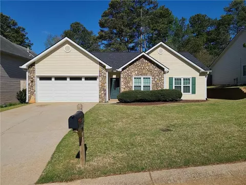 382 Clarion Rd, Lawrenceville, GA 30043
