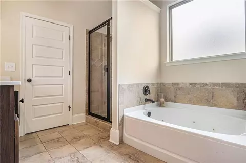 Bath - 1864 Schofield Dr, Hampton, GA 30228 photo 3 of 7