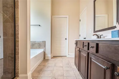 Bath - 1864 Schofield Dr, Hampton, GA 30228 photo 2 of 7