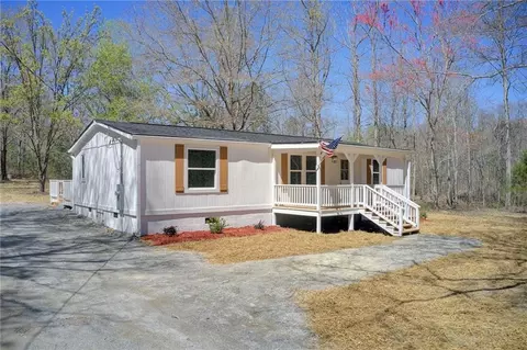 Exterior - 235 Harmon Rd, Temple, GA 30179 photo 7 of 10