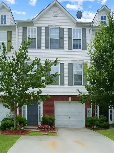 5689 Strathmoor Manor Cir, Lithonia, GA 30058