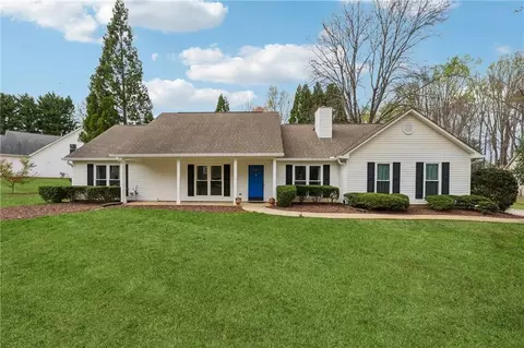 5465 Harris Creek Dr, Cumming, GA 30040