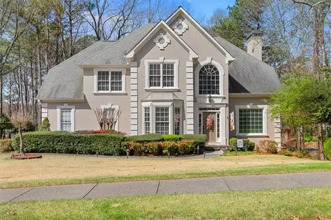 561 Fairway Dr, Woodstock, GA 30189