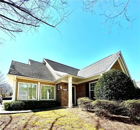 2805 Village Ln, Roswell, GA 30075
