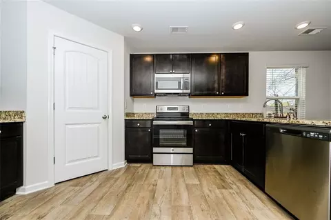 1346 Midnight Ride Ct, Hampton, GA 30228 photo 8