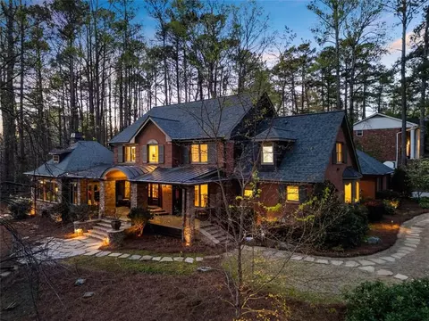5445 Trowbridge Dr, Dunwoody, GA 30338