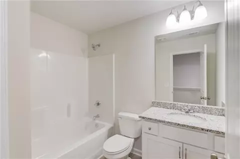 Bath - 6336 Pine Station Dr, Lula, GA 30554 photo 4 of 4