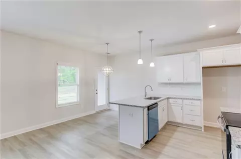 Kitchen - 6336 Pine Station Dr, Lula, GA 30554 photo 3 of 4