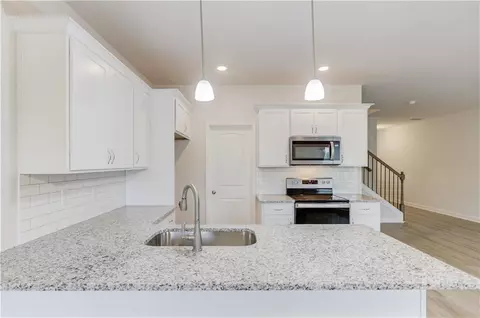 Kitchen - 6336 Pine Station Dr, Lula, GA 30554 photo 2 of 4