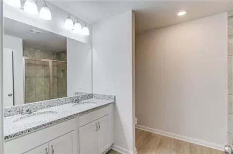 Bath - 6336 Pine Station Dr, Lula, GA 30554 photo 2 of 4