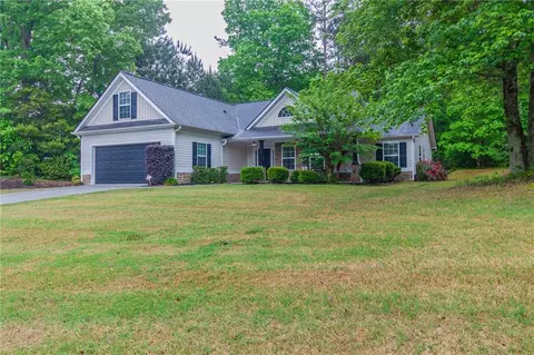 2604 Aaron Ct, Loganville, GA 30052