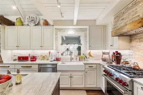 Kitchen - 1070 Bethany Rd, Jasper, GA 30143 photo 6 of 9
