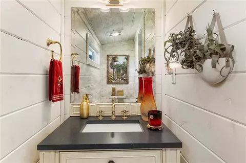 Bath - 1070 Bethany Rd, Jasper, GA 30143 photo 1 of 10