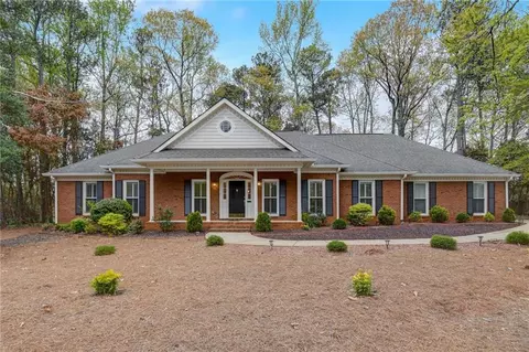 510 Saddle Crest Dr, Roswell, GA 30075