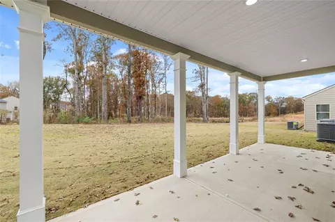 Exterior - 648 Edgar St, Hampton, GA 30228 photo 4 of 7