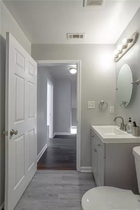 Bath - 3232 Bristol Ln, Duluth, GA 30096 photo 2 of 7
