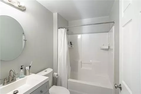 Bath - 3232 Bristol Ln, Duluth, GA 30096 photo 1 of 7