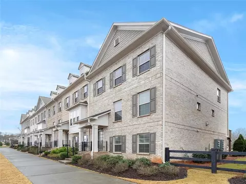 2762 Fullers Aly, Kennesaw, GA 30144