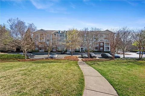 1975 Nocturne Dr #2303, Alpharetta, GA 30009