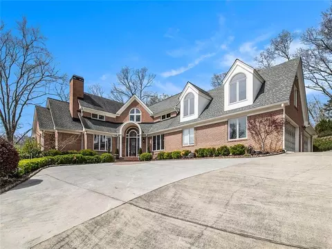 4910 Spruce Bluff Dr, Sandy Springs, GA 30350