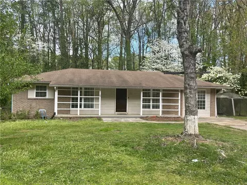 929 Creekdale Dr, Clarkston, GA 30021