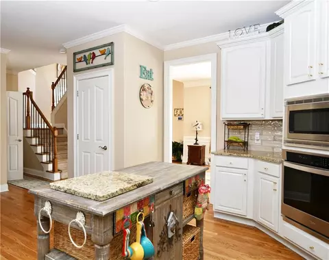 Kitchen - 2758 Pathview Dr, Dacula, GA 30019 photo 3 of 5