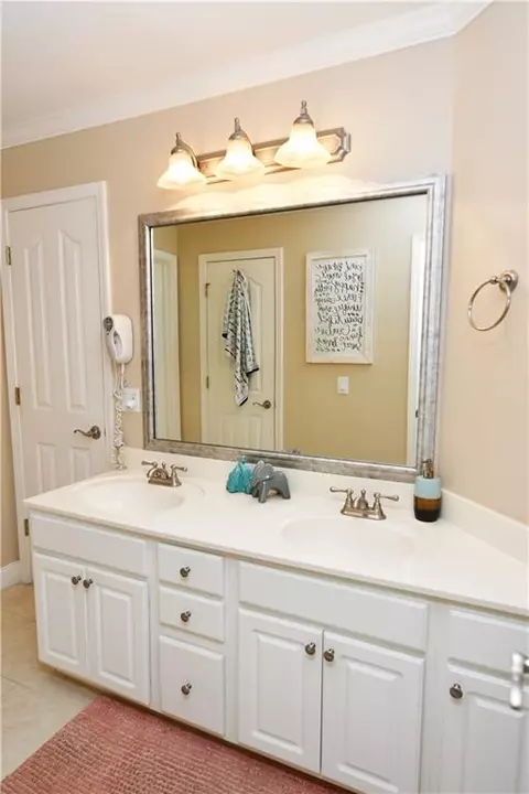 Bath - 2758 Pathview Dr, Dacula, GA 30019 photo 4 of 6