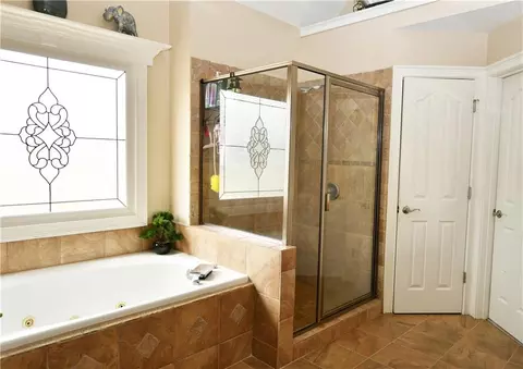 Bath - 2758 Pathview Dr, Dacula, GA 30019 photo 3 of 6
