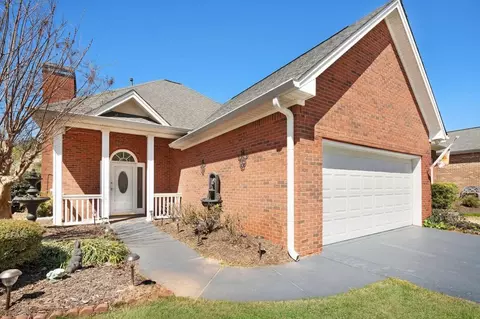 7587 Livingston Dr, Jonesboro, GA 30236