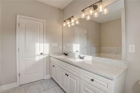 Bath - 95 Wellsley Dr, Covington, GA 30014 photo 4 of 5