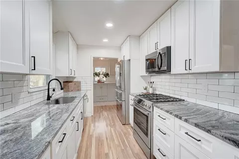 Kitchen - 405 Avery Rd, Canton, GA 30115 photo 4 of 6