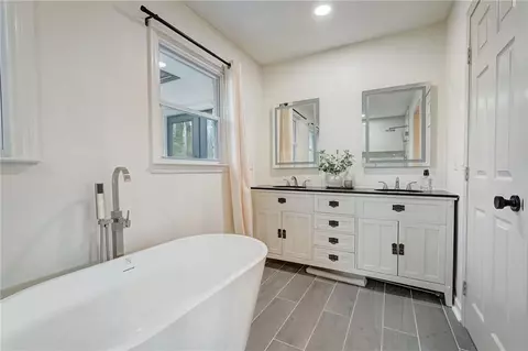 Bath - 405 Avery Rd, Canton, GA 30115 photo 4 of 4