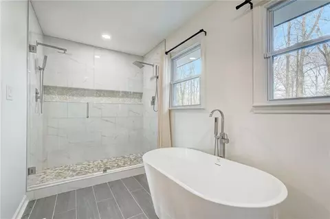 Bath - 405 Avery Rd, Canton, GA 30115 photo 2 of 4