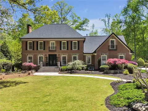 1635 Lazy River Ln, Atlanta, GA 30350