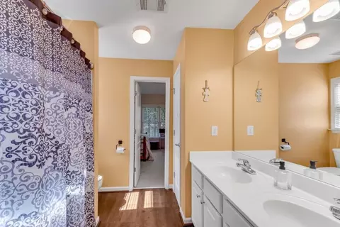 Bath - 4050 Lantern Hill Dr, Dacula, GA 30019 photo 7 of 7