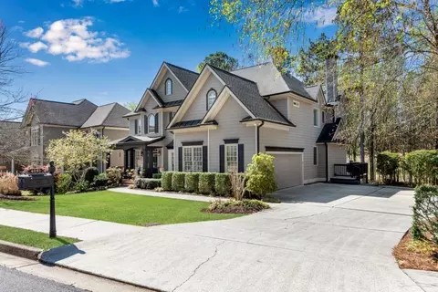 Exterior - 4050 Lantern Hill Dr, Dacula, GA 30019 photo 3 of 11