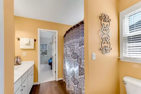 Bath - 4050 Lantern Hill Dr, Dacula, GA 30019 photo 6 of 7