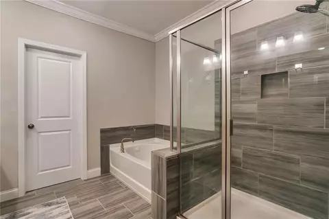 Bath - 3384 Grey St, Duluth, GA 30096 photo 2 of 6