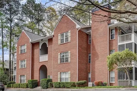 1025 N Jamestown Rd, Decatur, GA 30033