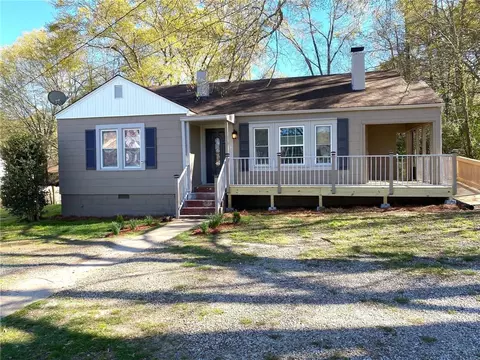 174 Letourneau Dr, Toccoa, GA 30577