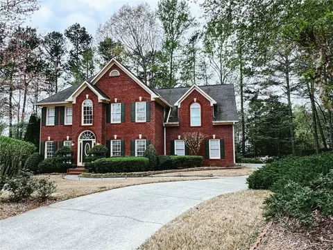 650 Silverberry Ln, Sugar Hill, GA 30518
