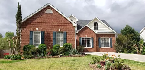 2393 Hampton Park Dr, Buford, GA 30519