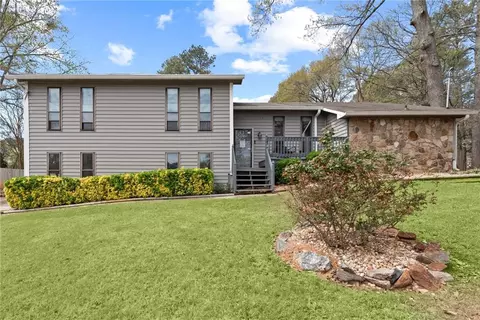 714 Cristy Ln, Woodstock, GA 30188