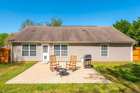 Exterior - 239 Sunlight Cv, Temple, GA 30179 photo 6 of 12