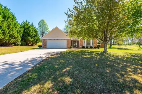 Exterior - 239 Sunlight Cv, Temple, GA 30179 photo 4 of 12