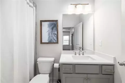 Bath - 1904 Skyfall Cir NE, Brookhaven, GA 30319 photo 4 of 5